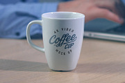 4K video coffee mug mock-up +psd