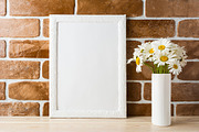 White frame mockup with daisy