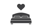 Lovers bed glyph icon