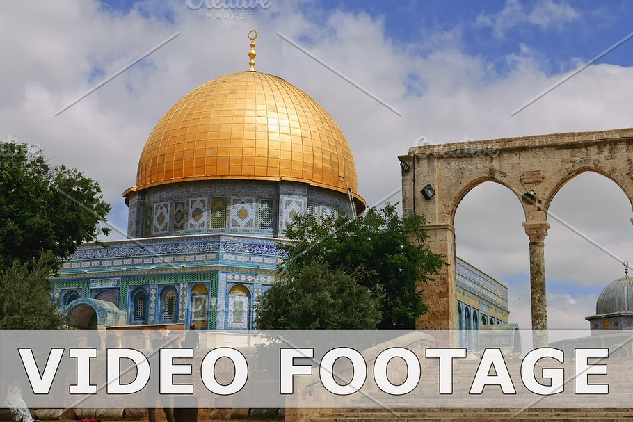 Tourists at the Dome of the Rock in Jerusalem in Graphics - product preview 8