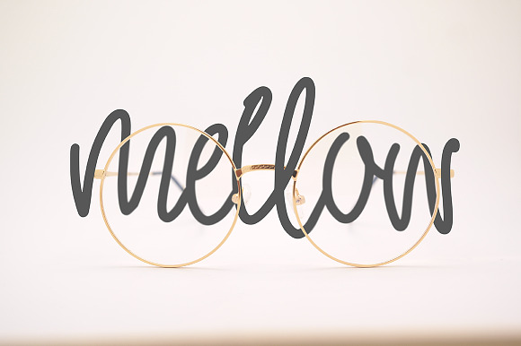 Smoothie Script in Script Fonts - product preview 2