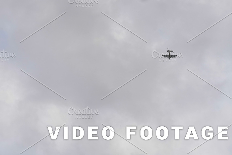 Parachutists drop from airplanes - slowmotion 60fps in Graphics - product preview 8