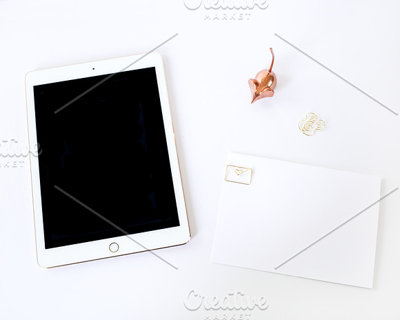 Ipad and note card. in Mobile & Web Mockups - product preview 1