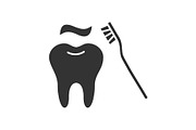Correct teeth brushing glyph icon