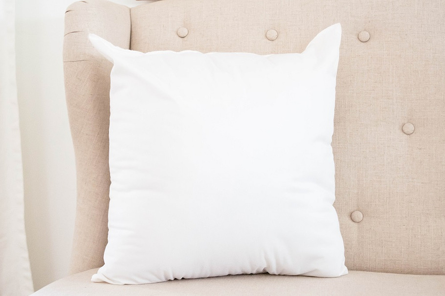 Pillow Mockup - Smart Object Layer