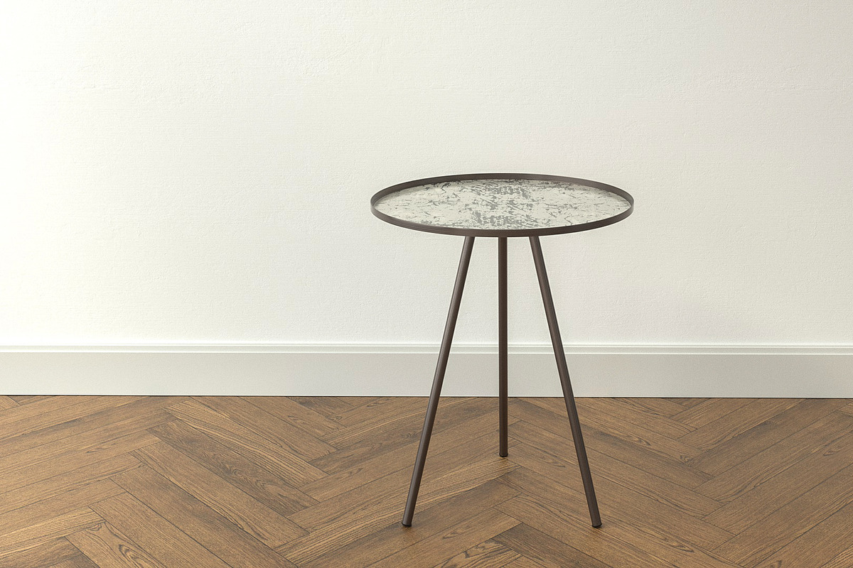 Design Side Table Vintage Antique in Furniture - product preview 8