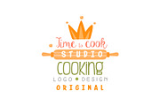 Cooking studio, time to cook logo