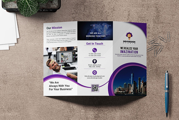 Corporate Trifold Brochure Design in Brochure Templates - product preview 6
