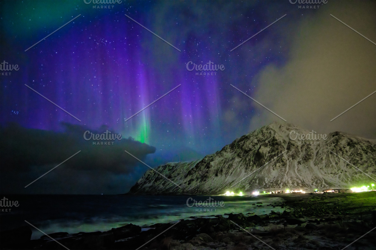 Aurora borealis northern lights in Graphics - product preview 8