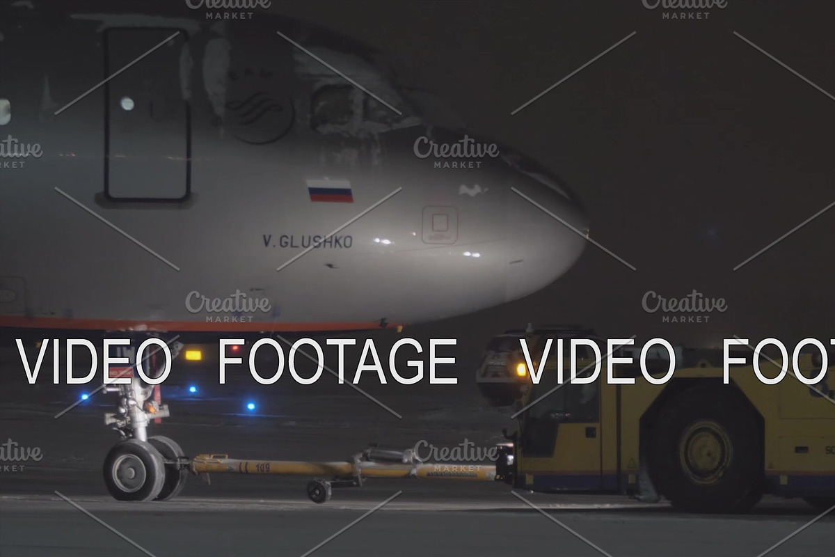 Pushback of Airbus A320 at winter in Graphics - product preview 8
