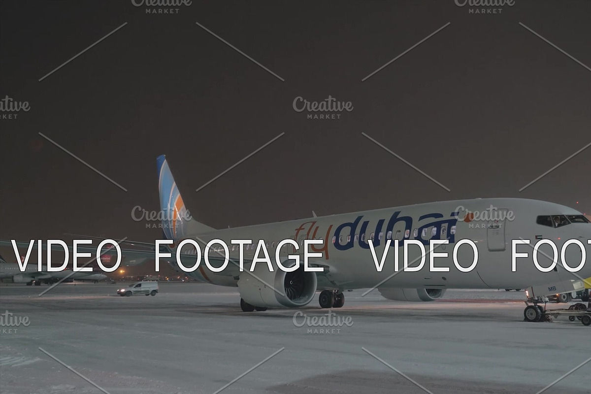 Parked Boeing 737 MAX-8 FlyDubai in in Graphics - product preview 8