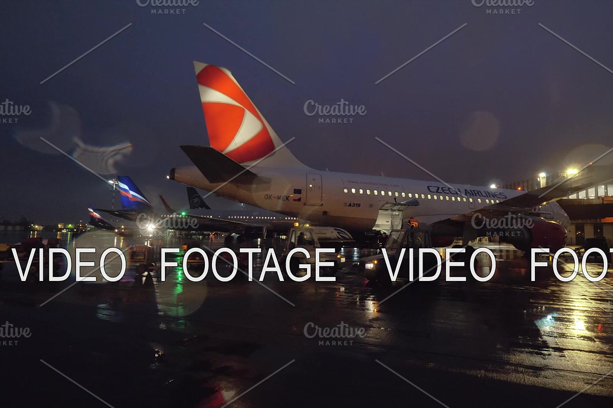 Passenger airplane of Czech Airlines in Graphics - product preview 8