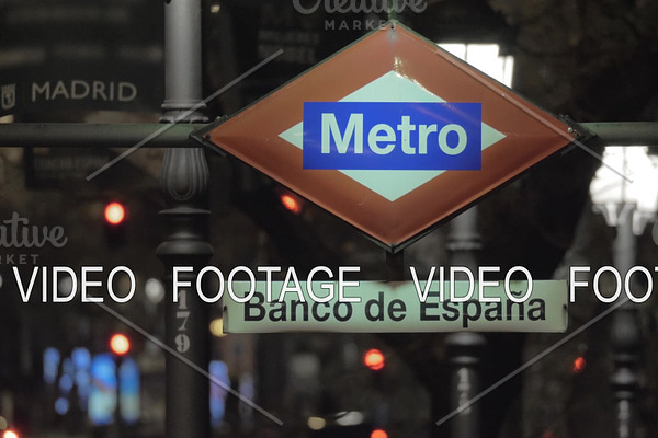 Night view of Banco de Espana metro