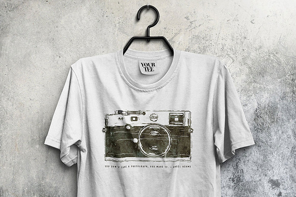 Vintage Camera Illustration in Illustrations - product preview 2