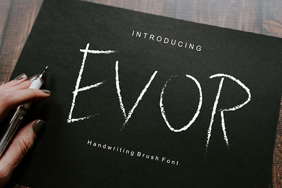 Evor in Display Fonts - product preview 1