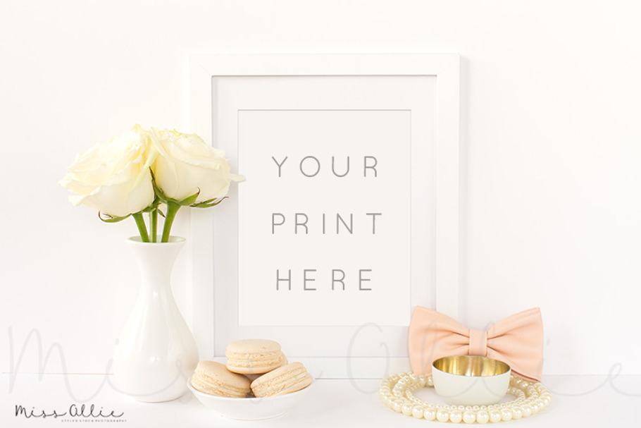Frame mockup pearls in Product Mockups - product preview 8