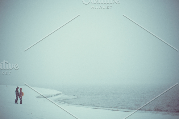 Winter time in Display Fonts - product preview 7
